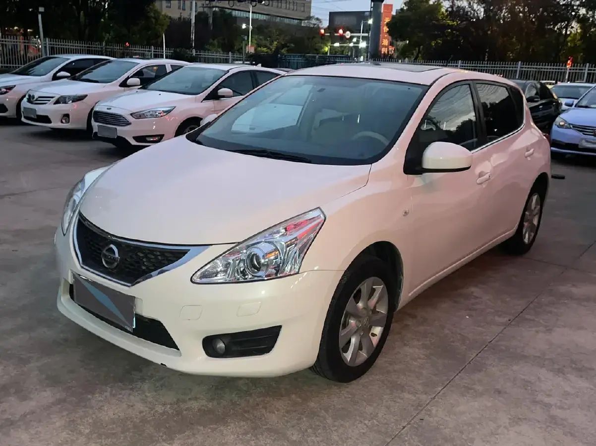 2014 Nissan Tiida 1.6L 126HP L4 CVT
