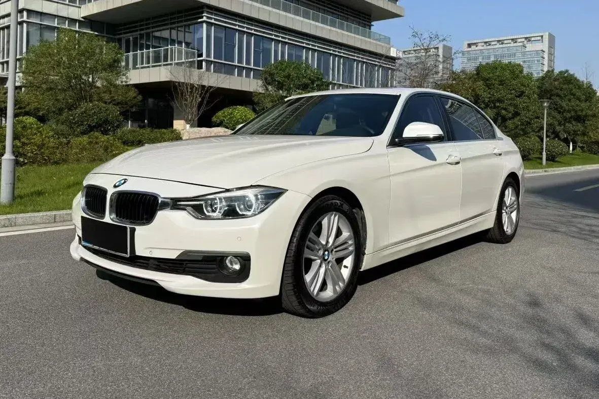 2017 BMW 3 Series 2.0T 184HP L4 8AT