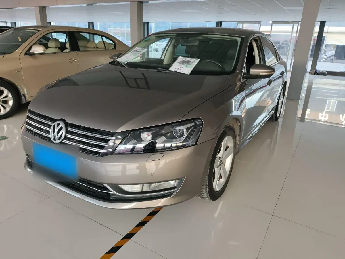 2013 Volkswagen Passat 1.8T 160HP L4 7DCT