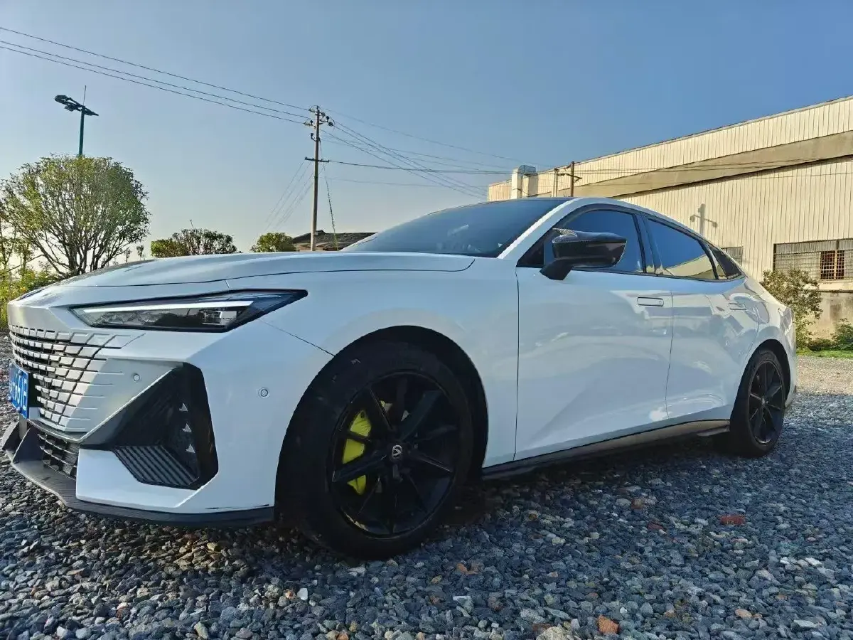 2022 ChangAn UNI-V 1.5T 188HP L4 7DCT