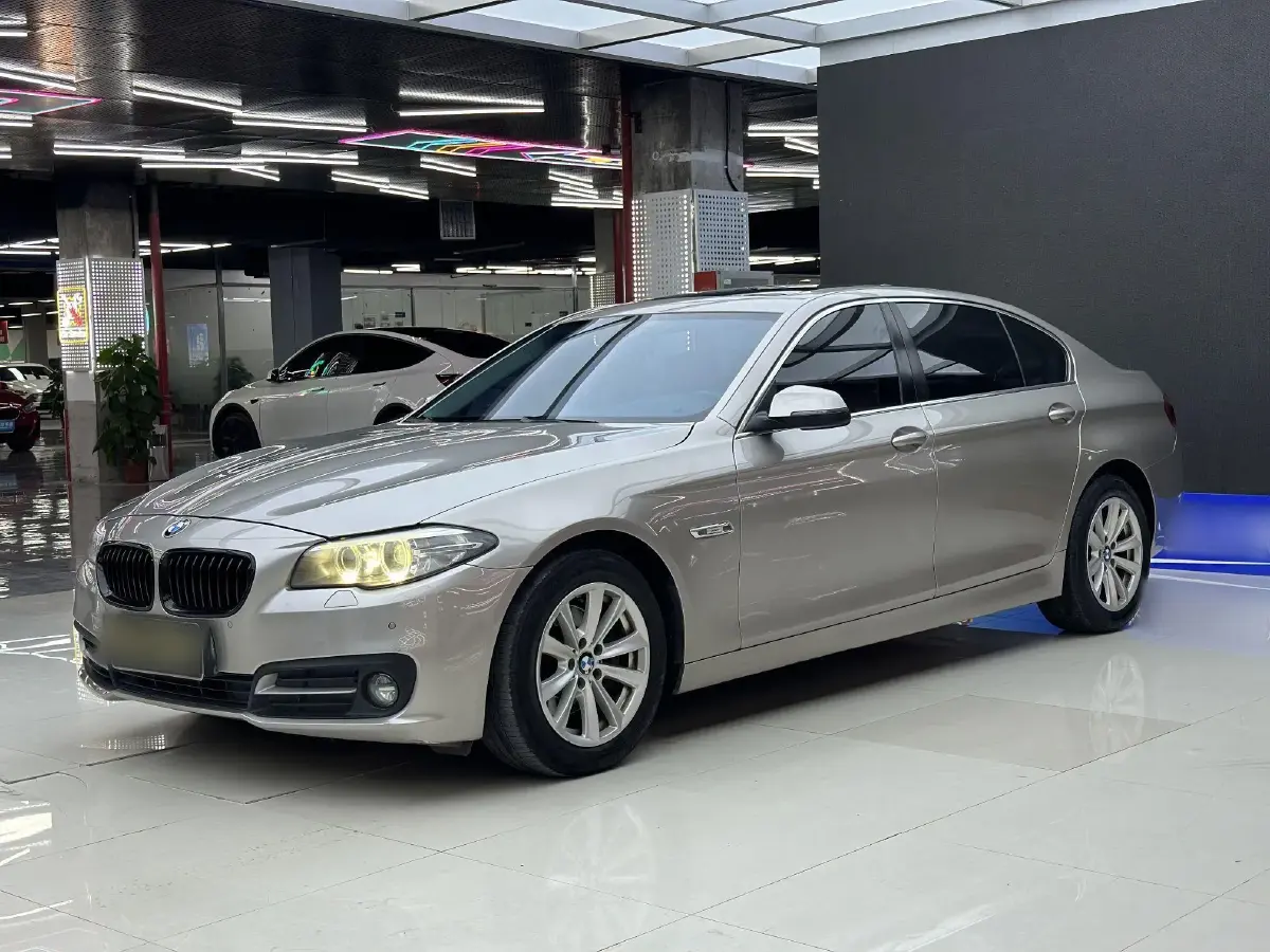 2014 BMW 5 Series 2.0T 184HP L4 8AT