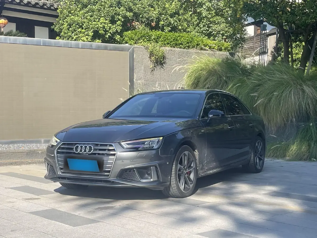 2019 Audi A4L 2.0T 252HP L4 7DCT