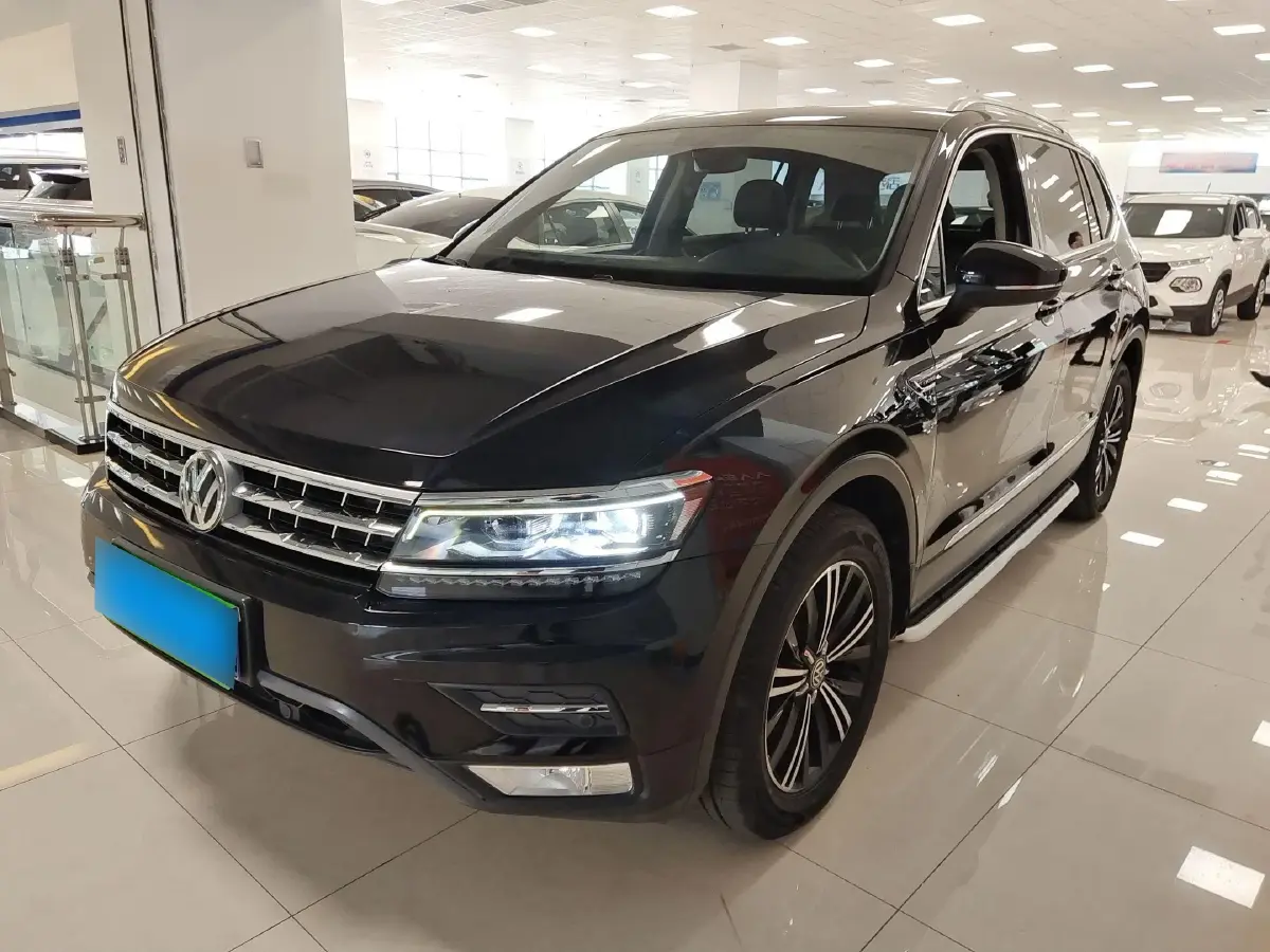 2018 Volkswagen Tiguan L 2.0T 220HP L4 7DCT