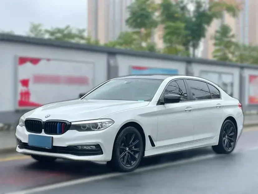 2018 BMW 5 Series 2.0T 224HP L4 8AT