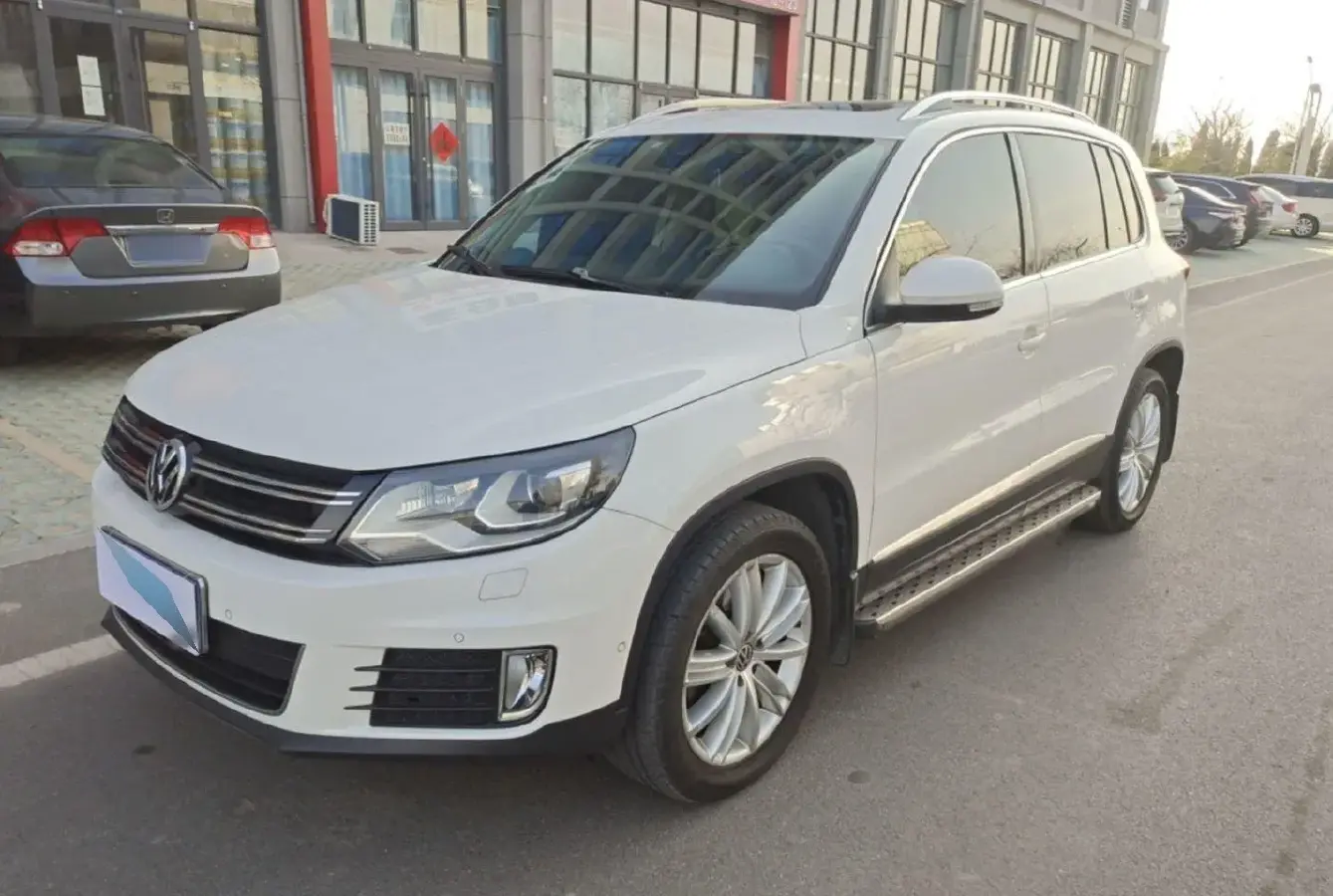 2013 Volkswagen Tiguan 2.0T 200HP L4 6AT
