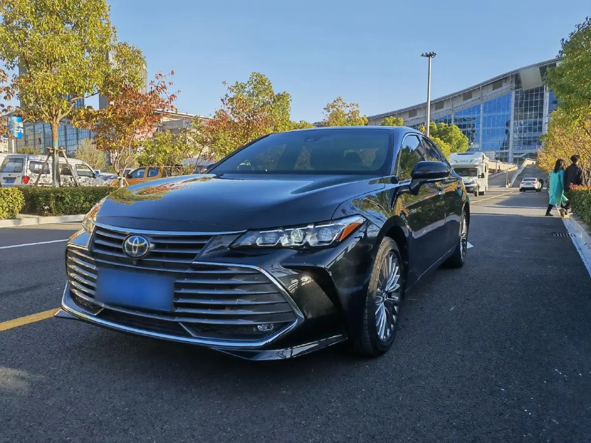 2019 Toyota Avalon 2.5L 178HP L4 E-CVT Hybrid