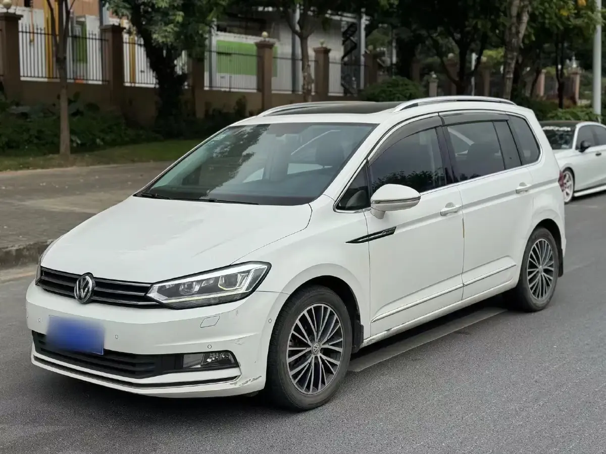 2018 Volkswagen Touran 1.4T 150HP L4 7DCT