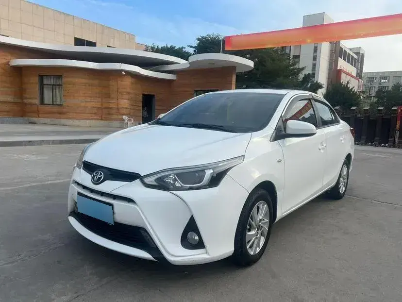 2017 Toyota Yaris L 1.5L 107HP L4 CVT
