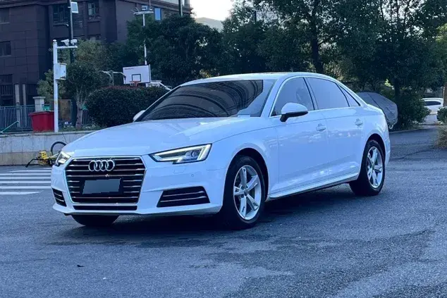 2017 Audi A4L 2.0T 190HP L4 7DCT