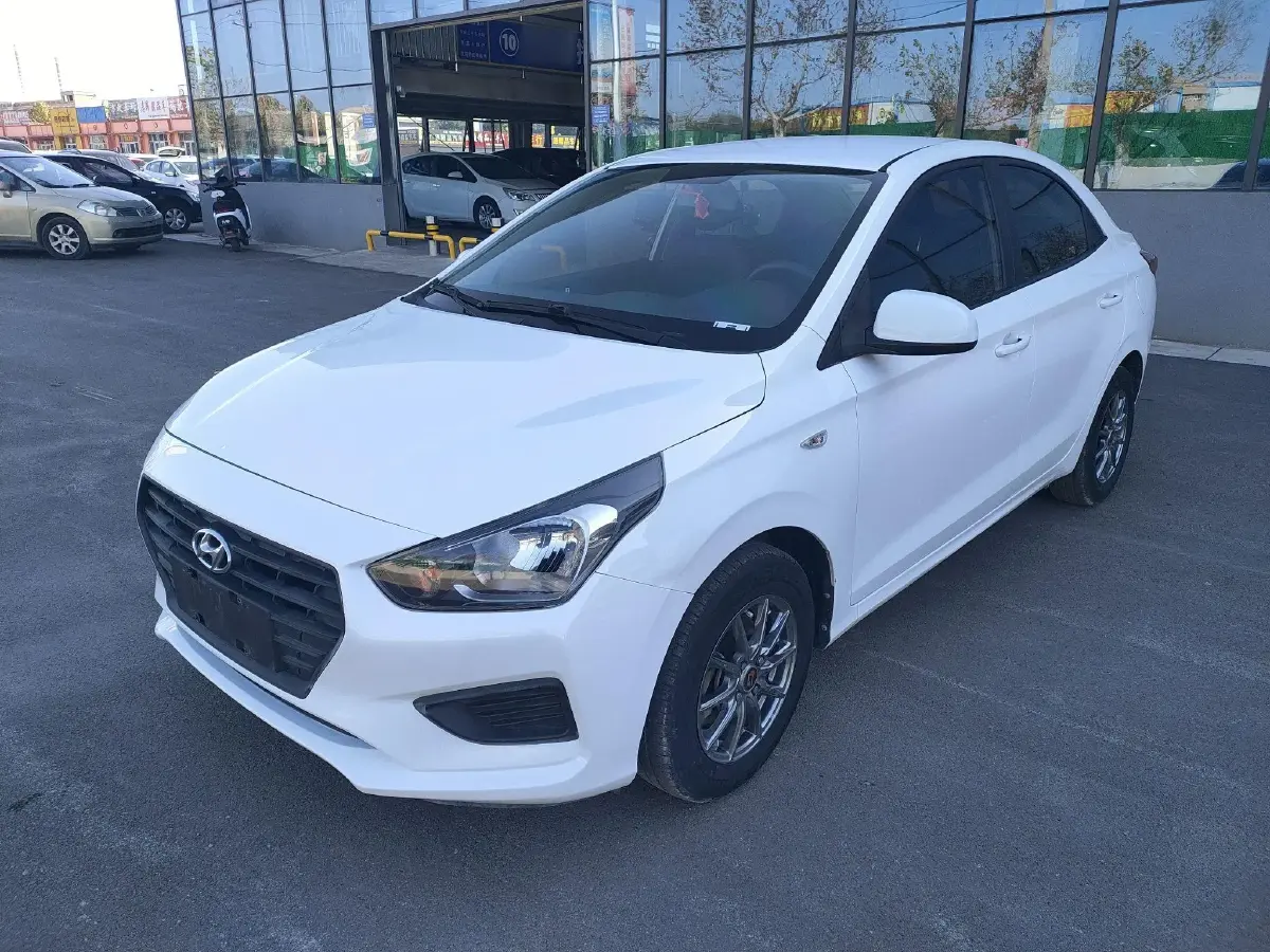 2017 Hyundai Reina 1.4L 95HP L4 5MT