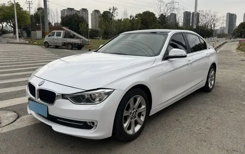 2015 BMW 3 Series 2.0T 245HP L4 8AT