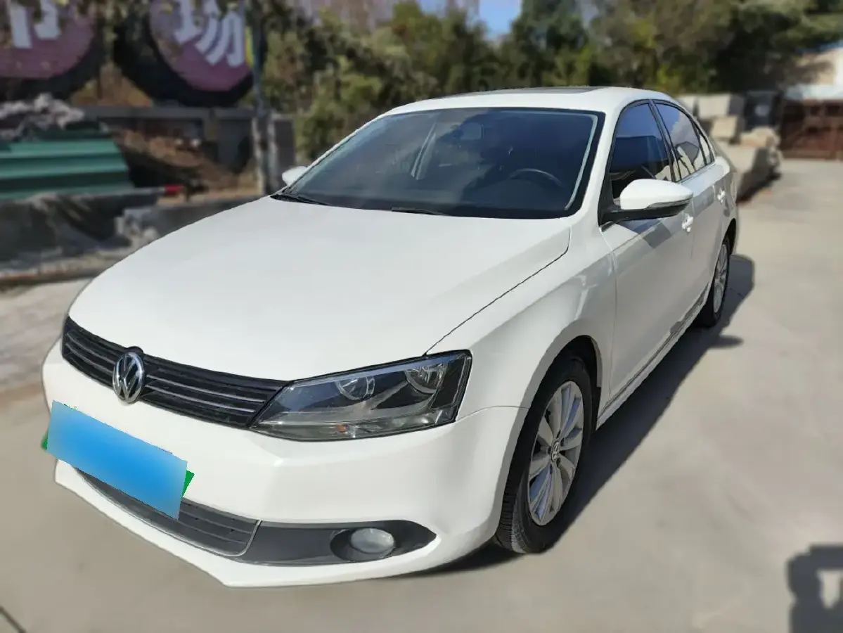 2014 Volkswagen Sagitar 1.6L 105HP L4 6AT