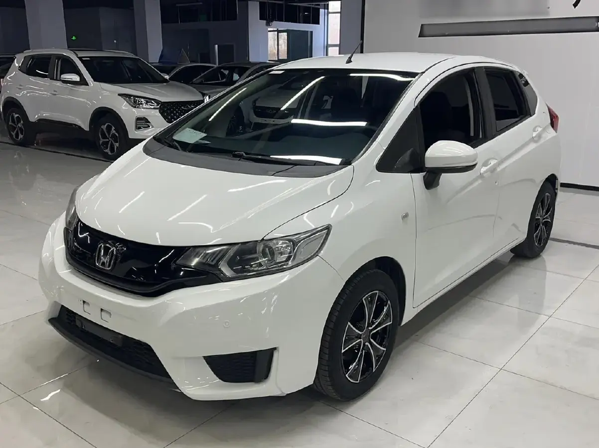2014 Honda Fit 1.5L 131HP L4 CVT