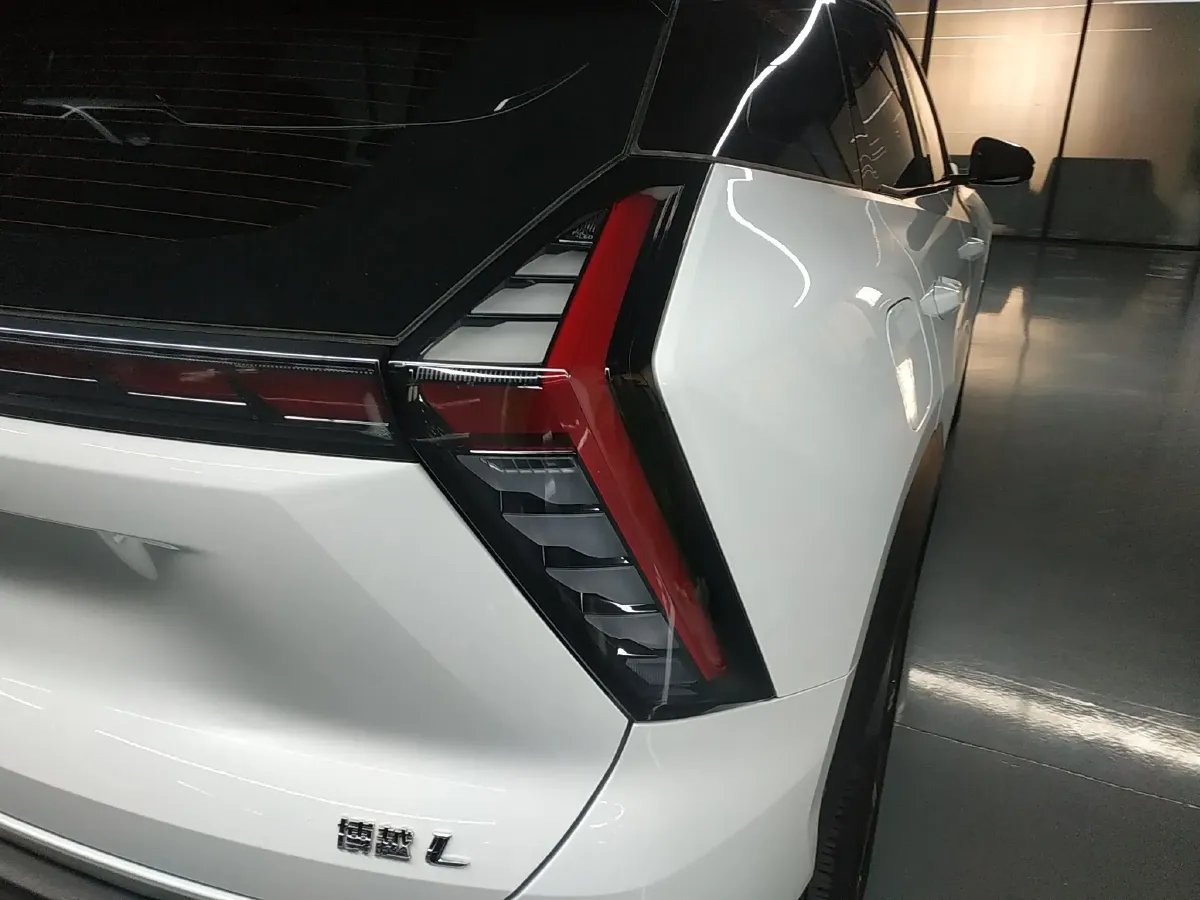 2021 Geely Monjaro 2.0T 218HP L4 7DCT,autocango,china used car exporter,china ev exporter,chinese used car exporter,chinese used ev exporter