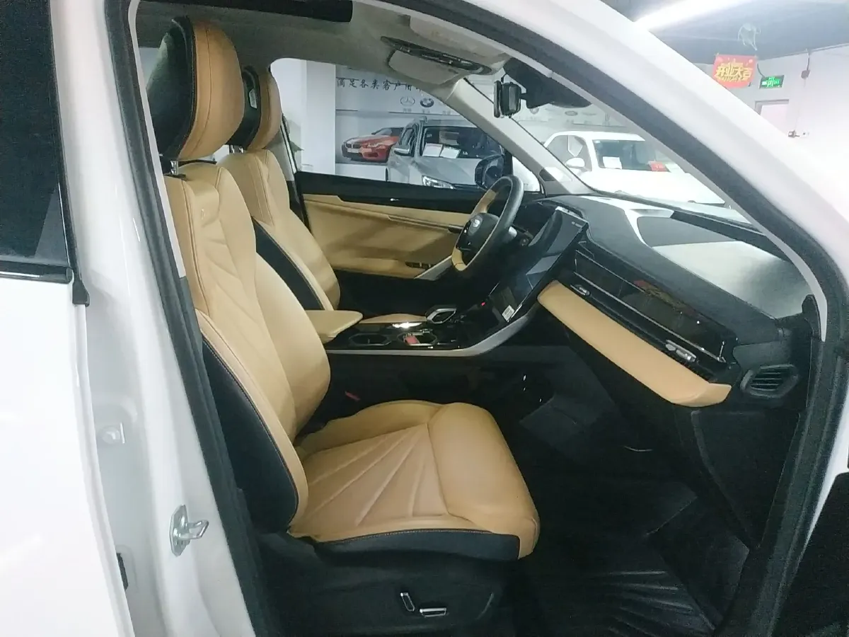 2021 Geely Monjaro 2.0T 218HP L4 7DCT,autocango,china used car exporter,china ev exporter,chinese used car exporter,chinese used ev exporter