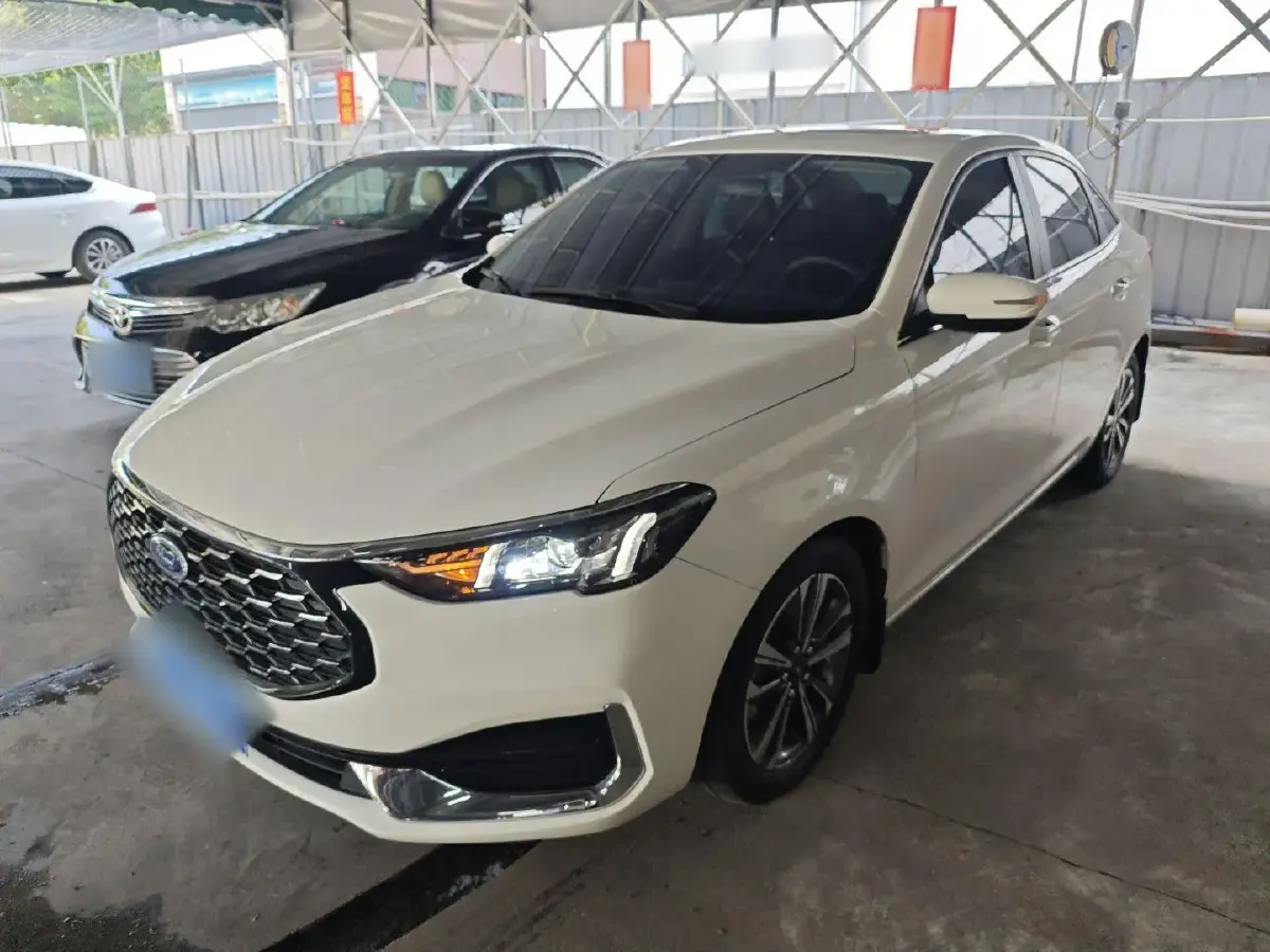 2021 Ford Escort 1.5L 122HP L3 6AT