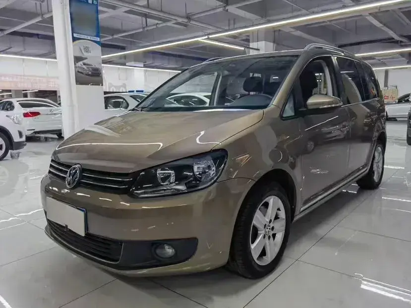 2015 Volkswagen Touran 1.4T 131HP L4 7DCT