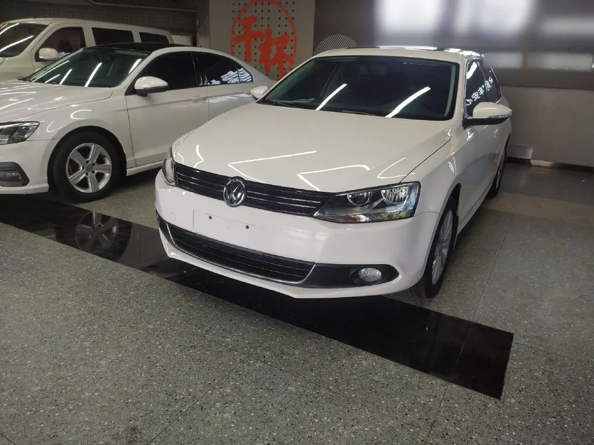 2014 Volkswagen Sagitar 1.6L 105HP L4 6AT