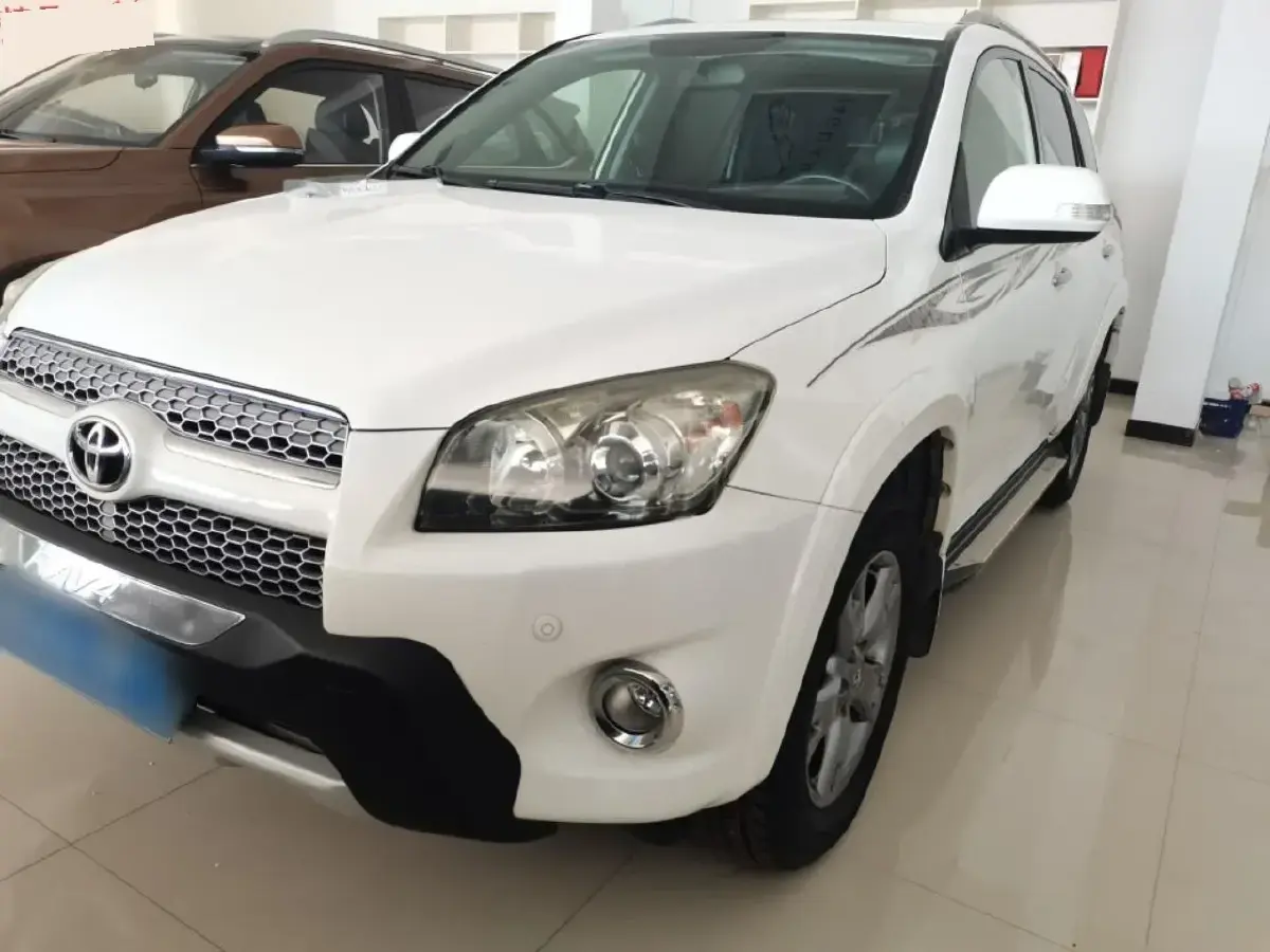 2013 Toyota RAV4 2.4L 170HP L4 4AT