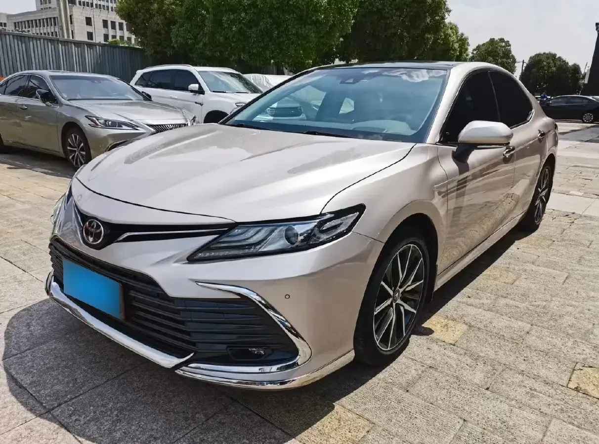 2021 Toyota Camry 2.5L 209HP L4 8AT