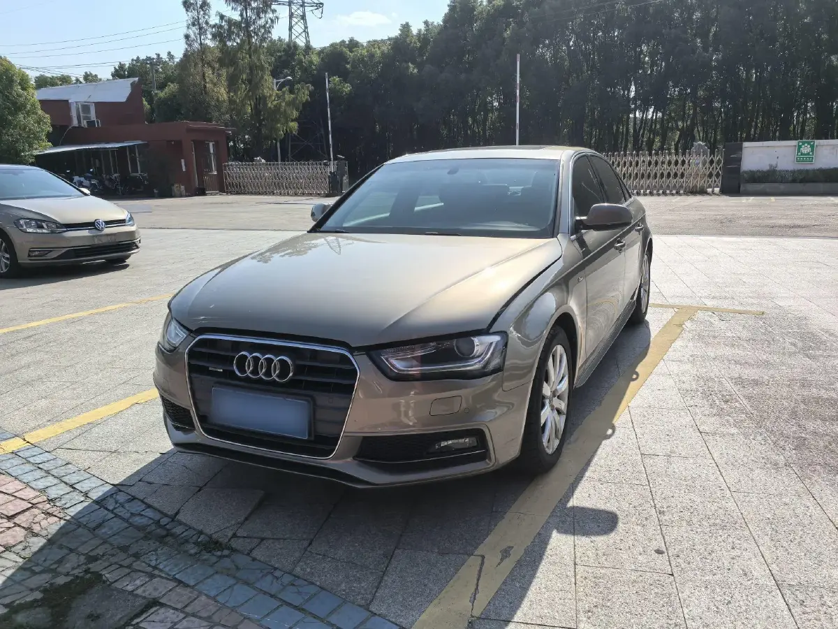 2013 Audi A4L 2.0T 211HP L4 7DCT