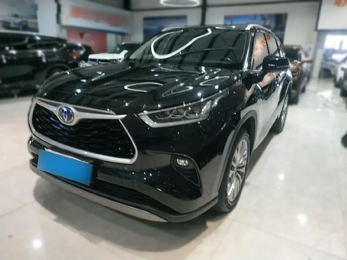 2022 Toyota Highlander 2.5L 192HP L4 E-CVT Hybrid
