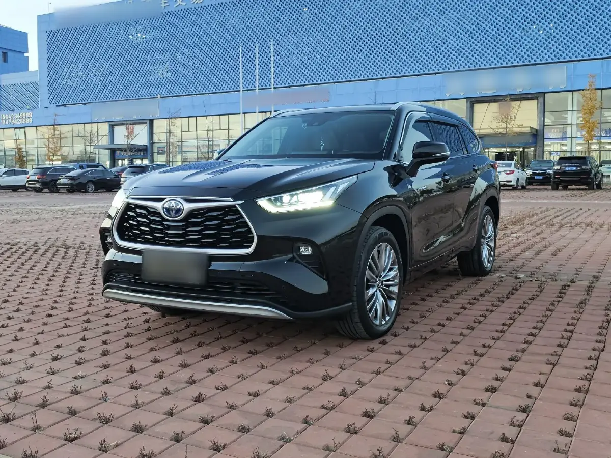 2022 Toyota Highlander 2.5L 192HP L4 E-CVT Hybrid