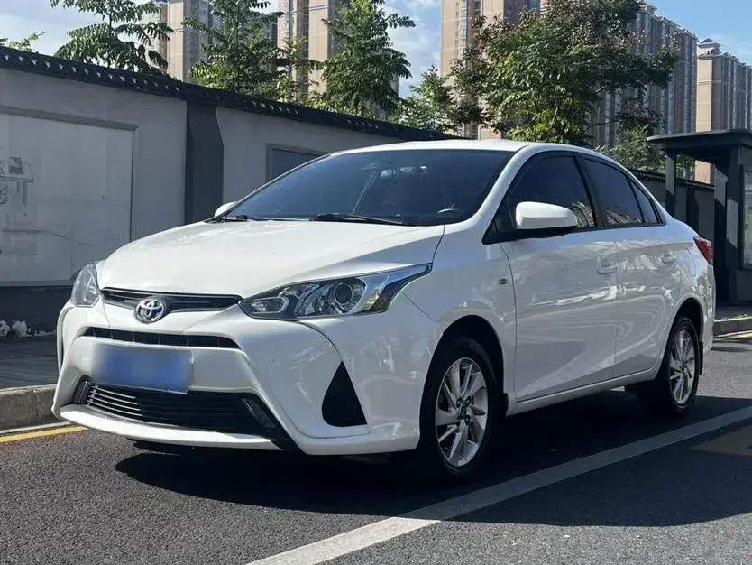 2017 Toyota Yaris L 1.5L 107HP L4 CVT