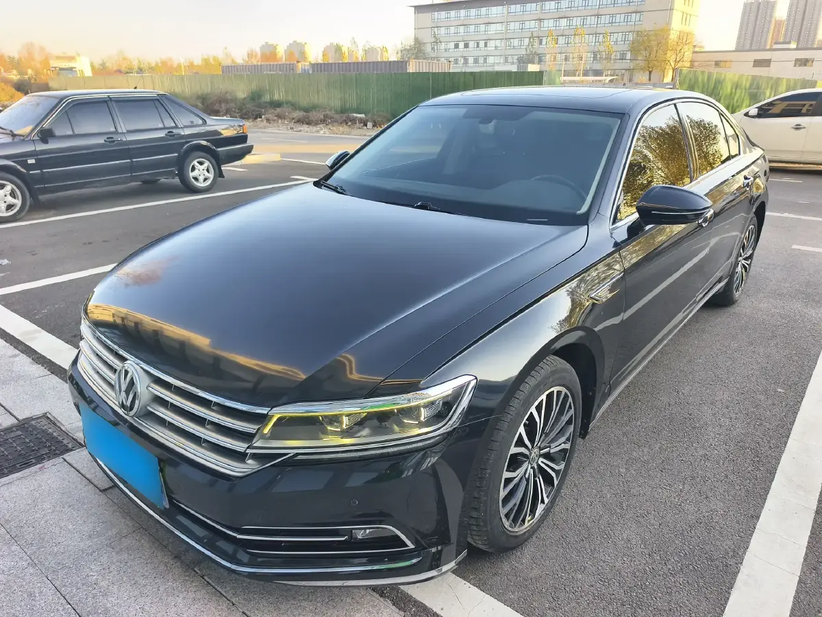 2018 Volkswagen Phideon 2.0T 224HP L4 7DCT