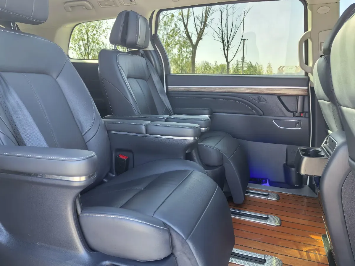 2021 GAC Trumpchi M8 2.0T 252HP L4 8AT,autocango,china used car exporter,china ev exporter,chinese used car exporter,chinese used ev exporter