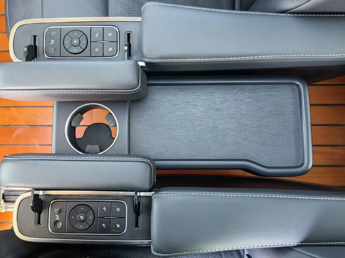 2021 GAC Trumpchi M8 2.0T 252HP L4 8AT,autocango,china used car exporter,china ev exporter,chinese used car exporter,chinese used ev exporter