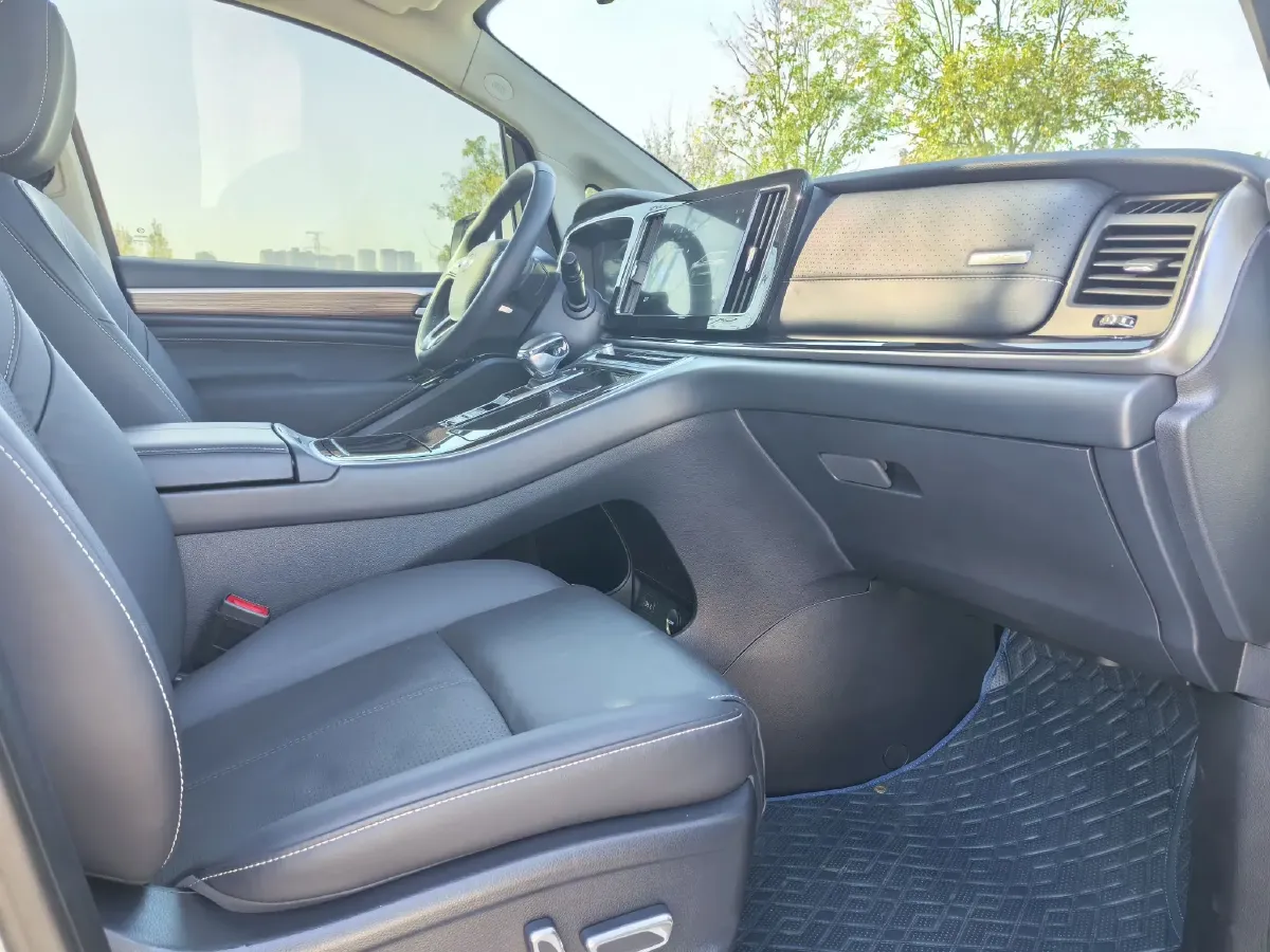 2021 GAC Trumpchi M8 2.0T 252HP L4 8AT,autocango,china used car exporter,china ev exporter,chinese used car exporter,chinese used ev exporter