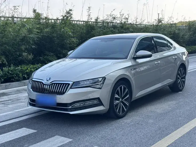 2019 Skoda Superb 1.4T 150HP L4 7DCT