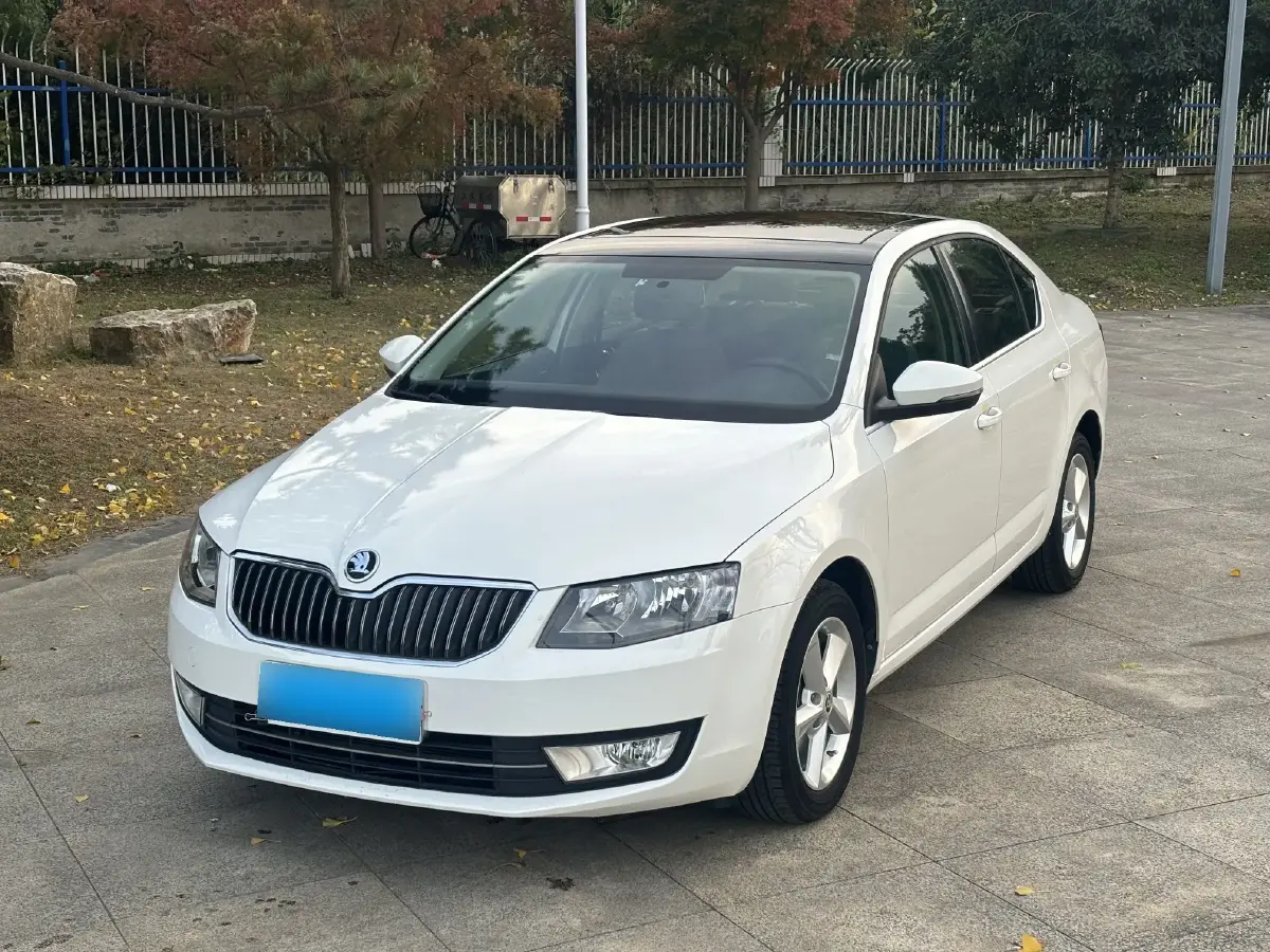 2015 Skoda Octavia 1.6L 110HP L4 6AT