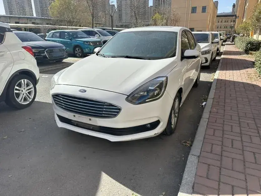 2019 Ford Escort 1.5L 122HP L3 6AT