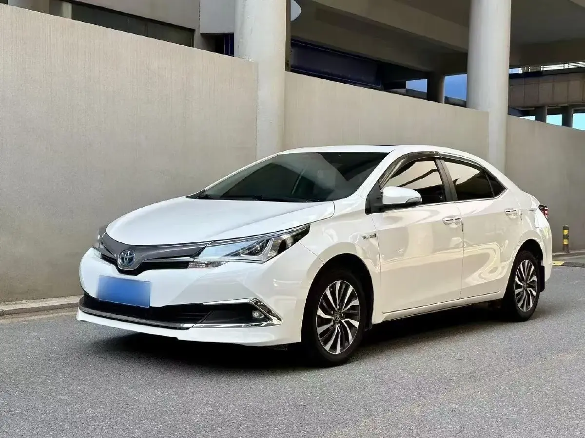 2017 Toyota Corolla 1.8L 99HP L4 E-CVT Hybrid