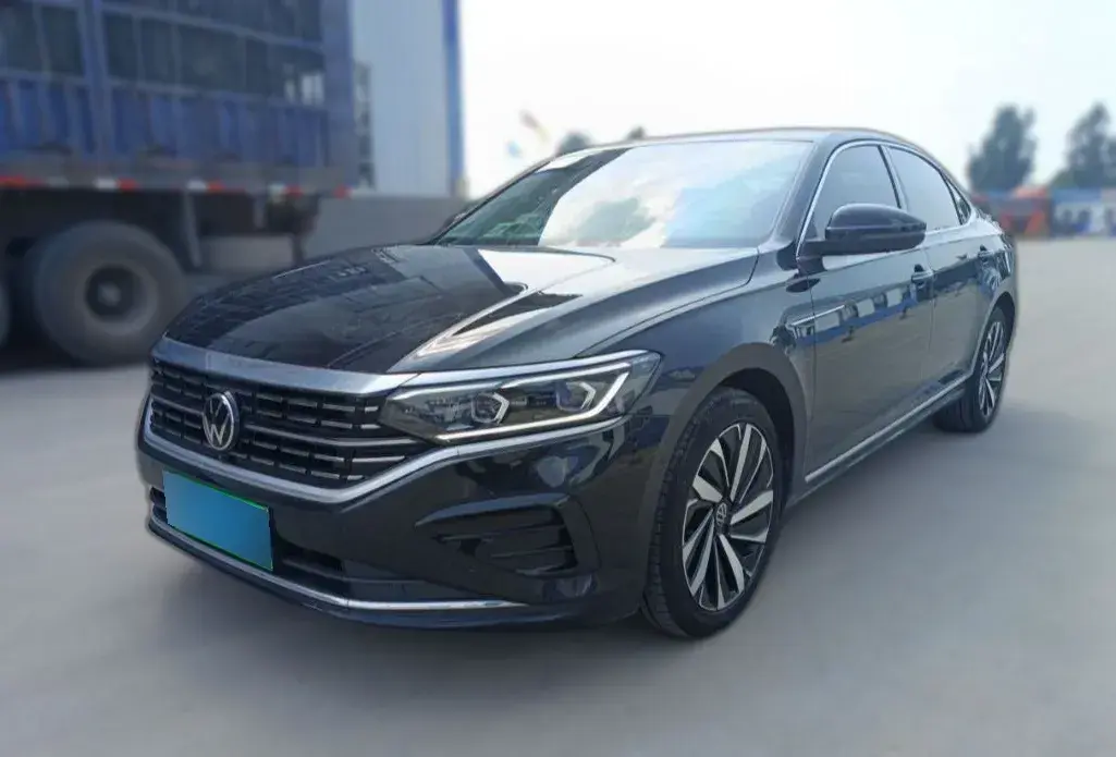 2022 Volkswagen Passat 2.0T 186HP L4 7DCT