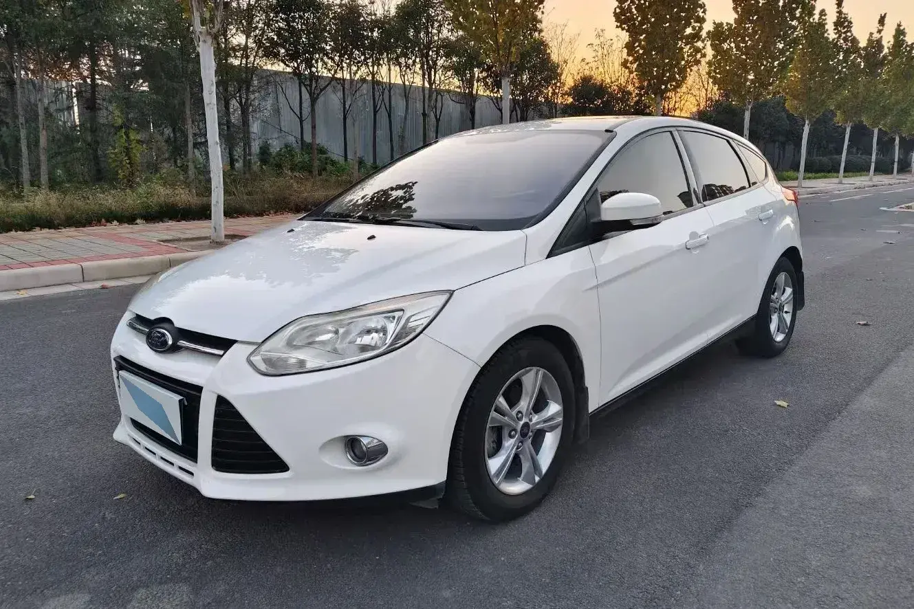 2012 Ford Focus 1.6L 125HP L4 6DCT