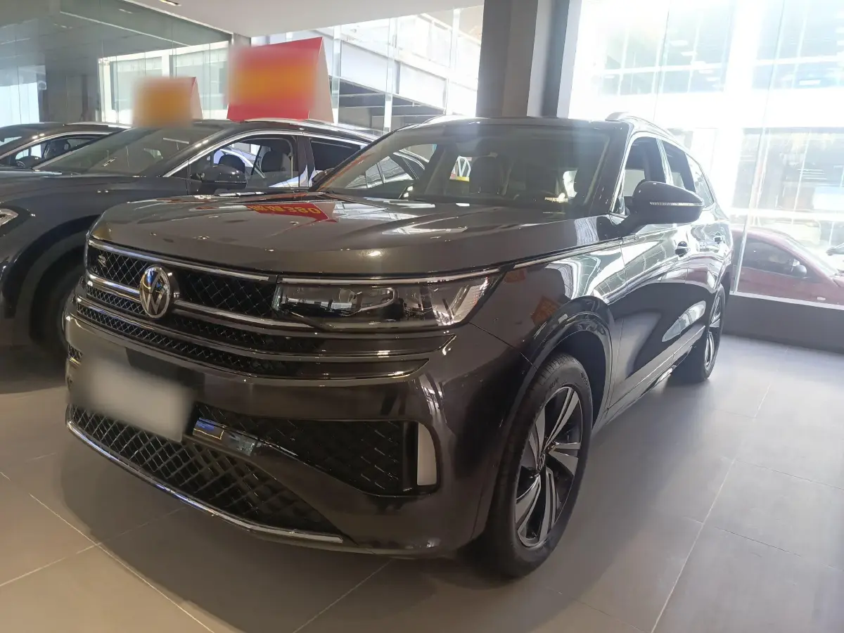 2023 Volkswagen Tavendor 2.0T 220HP L4 7DCT