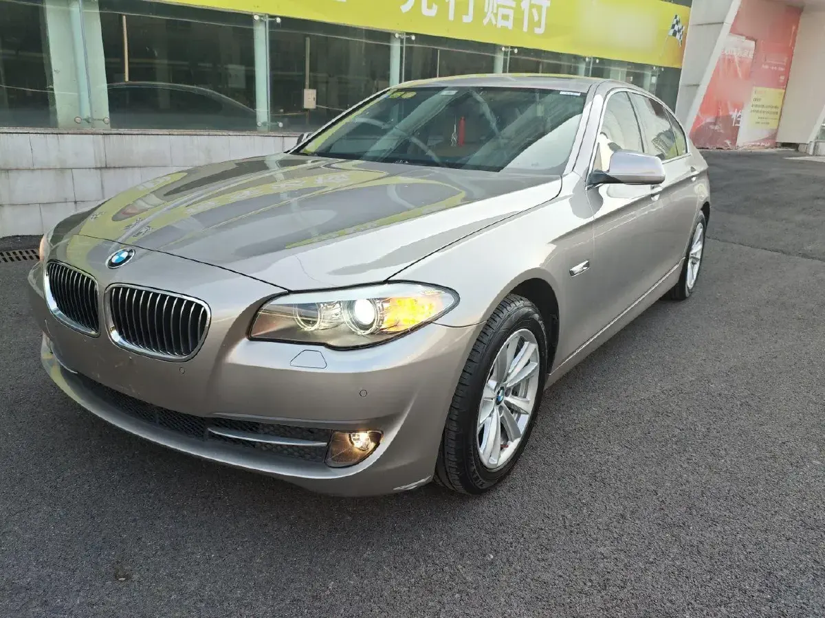 2013 BMW 5 Series 2.0T 218HP L4 8AT