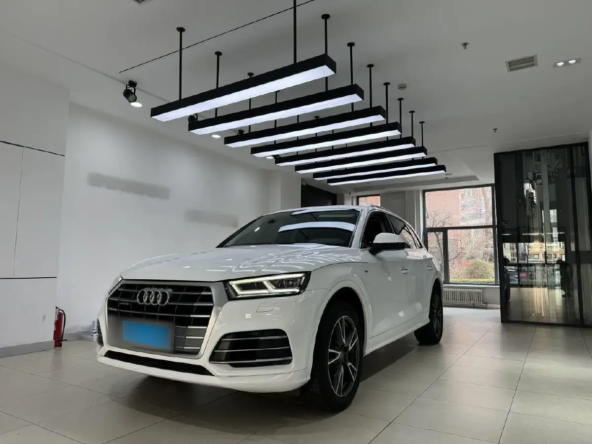 2018 Audi Q5L 2.0T 252HP L4 7DCT