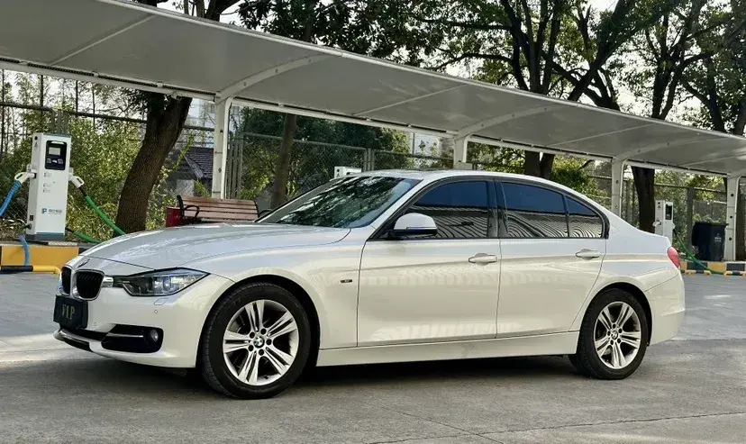 2013 BMW 3 Series 2.0T 245HP L4 8AT