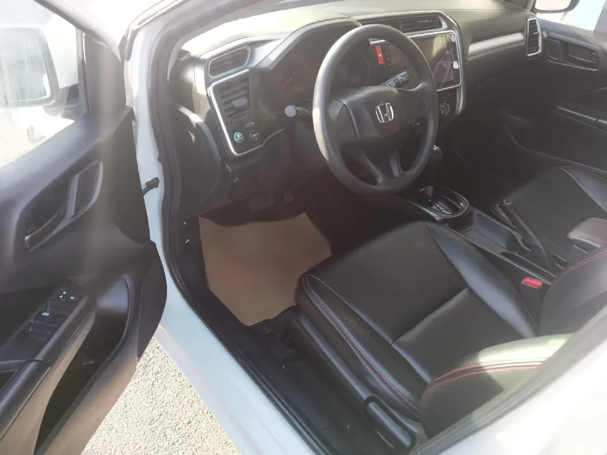 2017 Honda Gienia 1.5L 131HP L4 CVT,autocango,china used car exporter,china ev exporter,chinese used car exporter,chinese used ev exporter