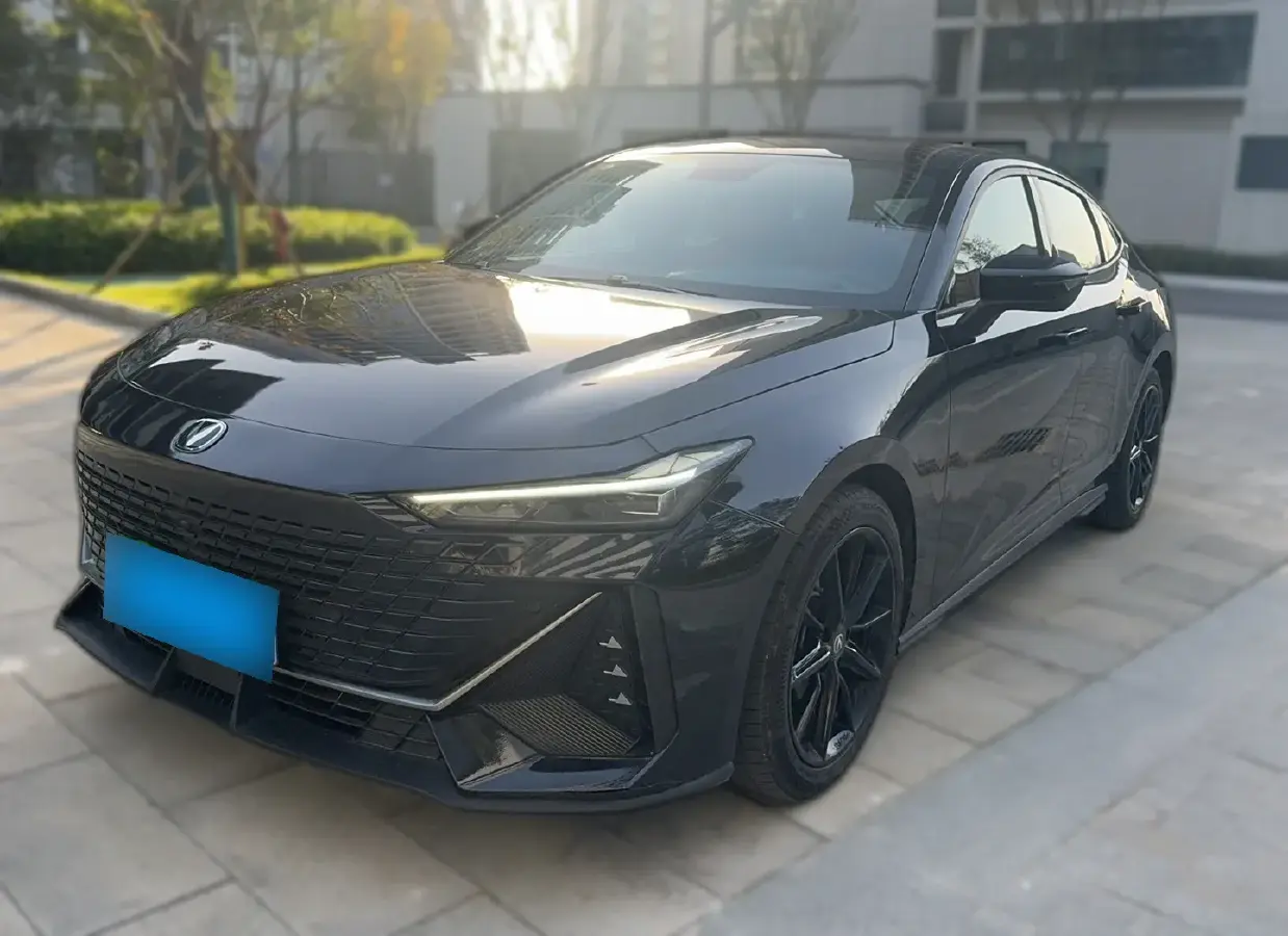 2022 ChangAn UNI-V 1.5T 188HP L4 7DCT