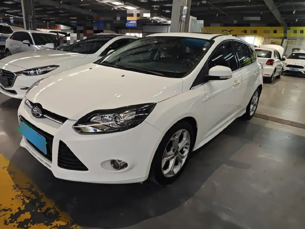 2012 Ford Focus 2.0L 170HP L4 5MT