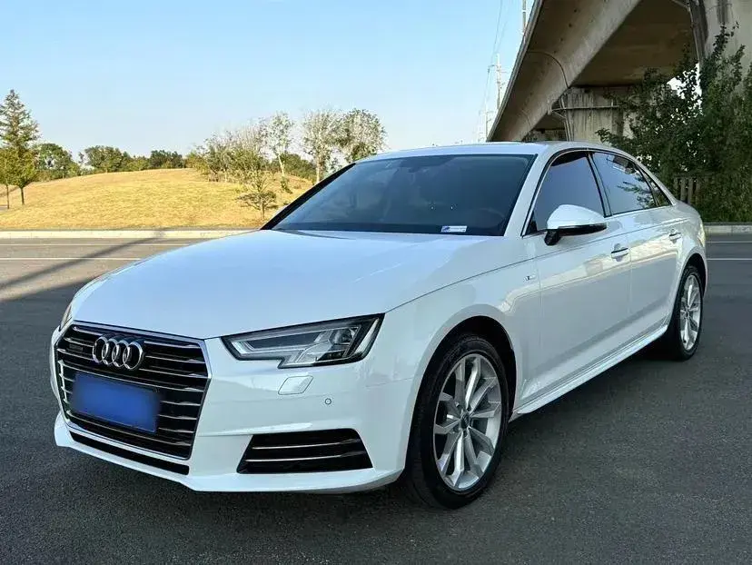 2018 Audi A4L 2.0T 190HP L4 7DCT
