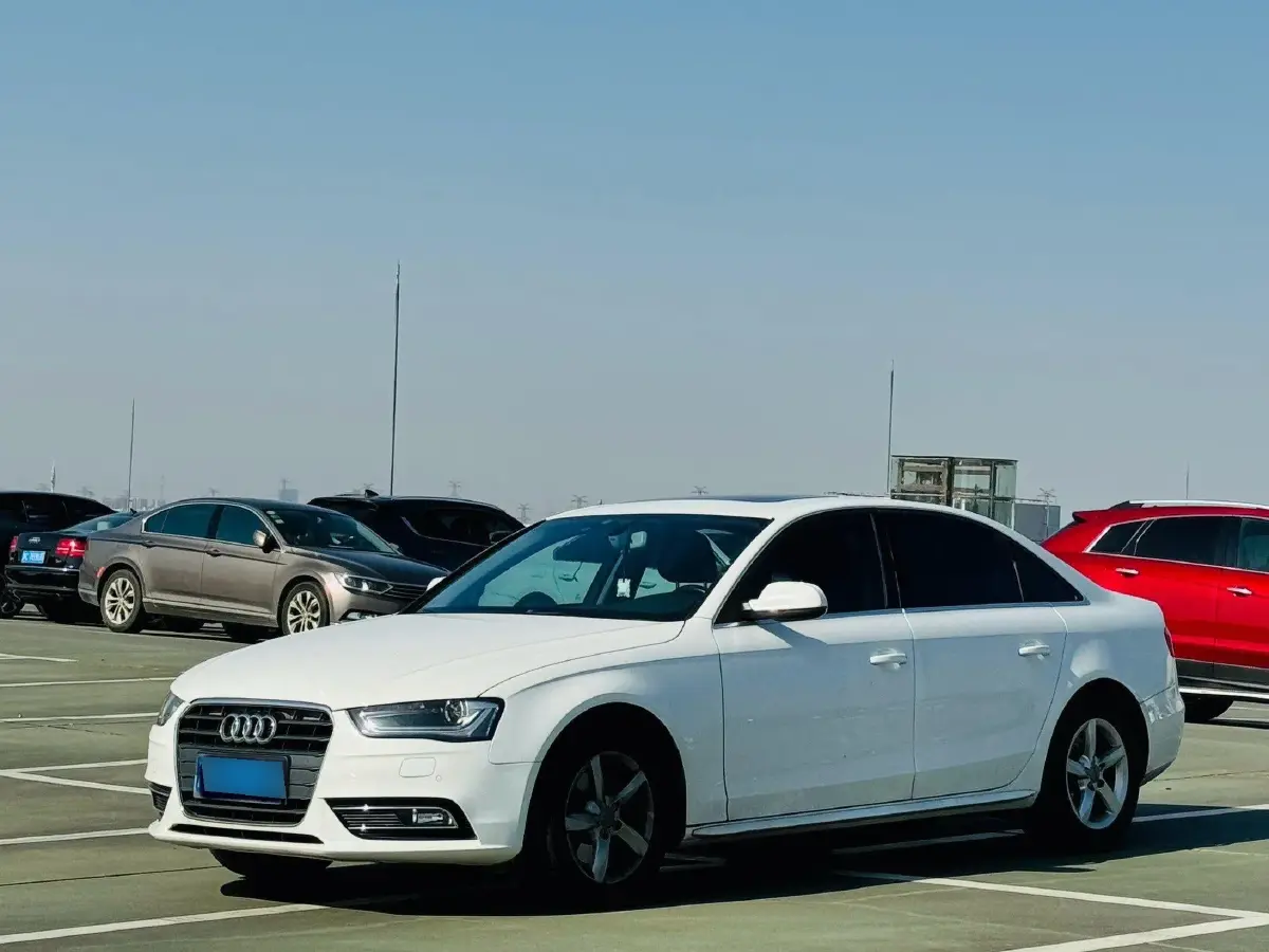 2013 Audi A4L 2.0T 180HP L4 CVT