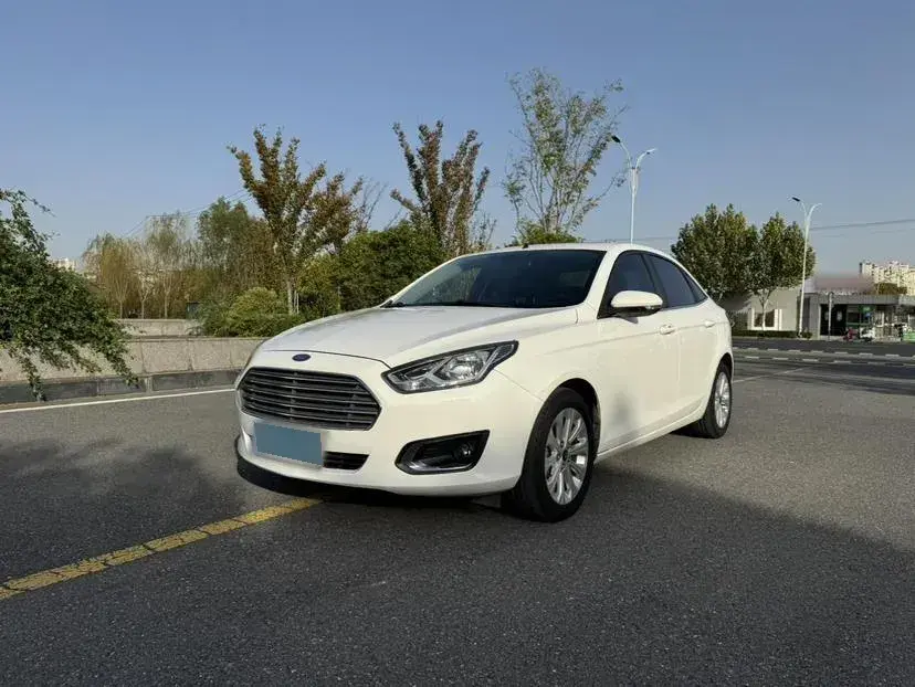 2015 Ford Escort 1.5L 113HP L4 6AT