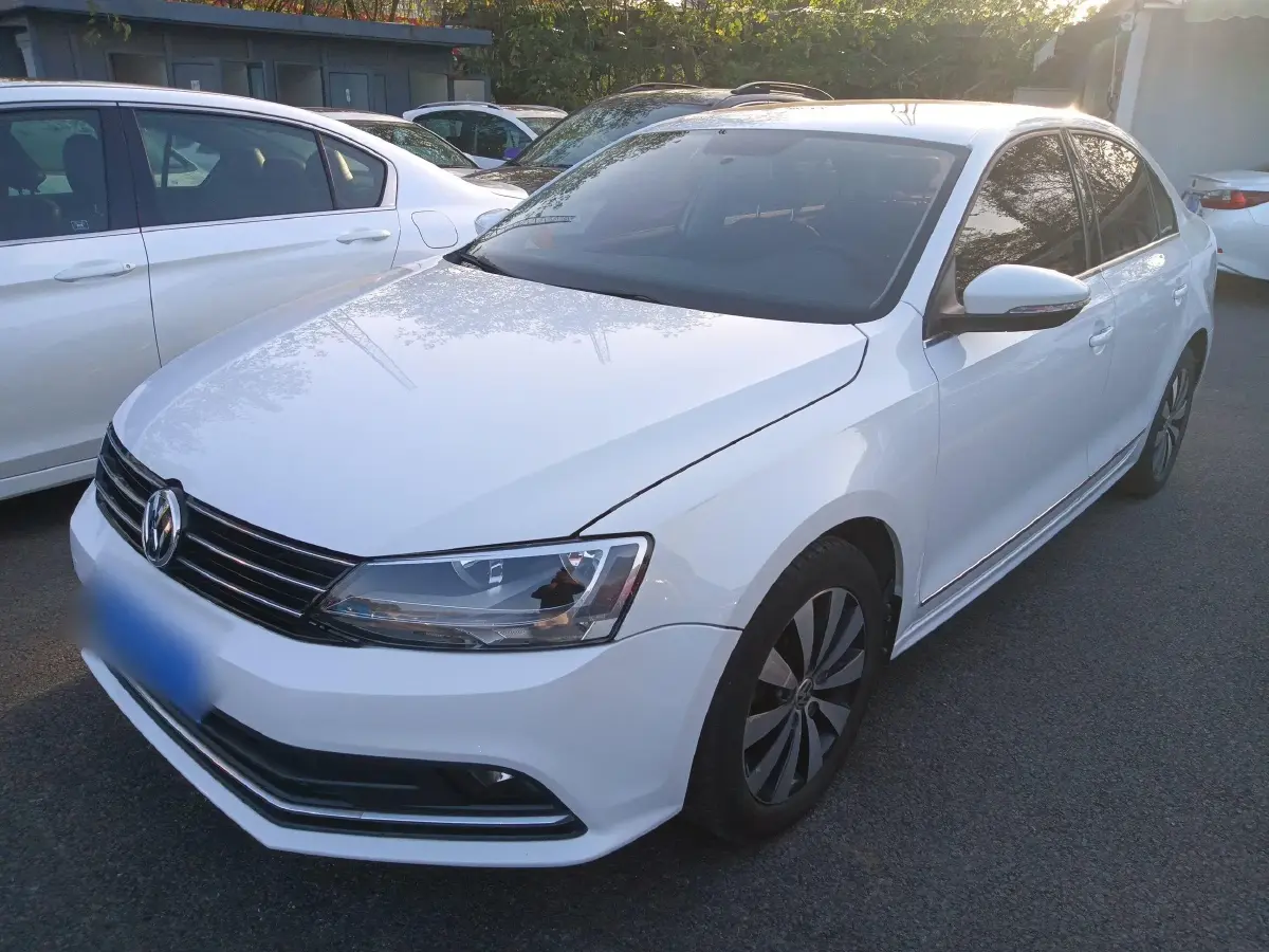 2018 Volkswagen Sagitar 1.4T 150HP L4 7DCT