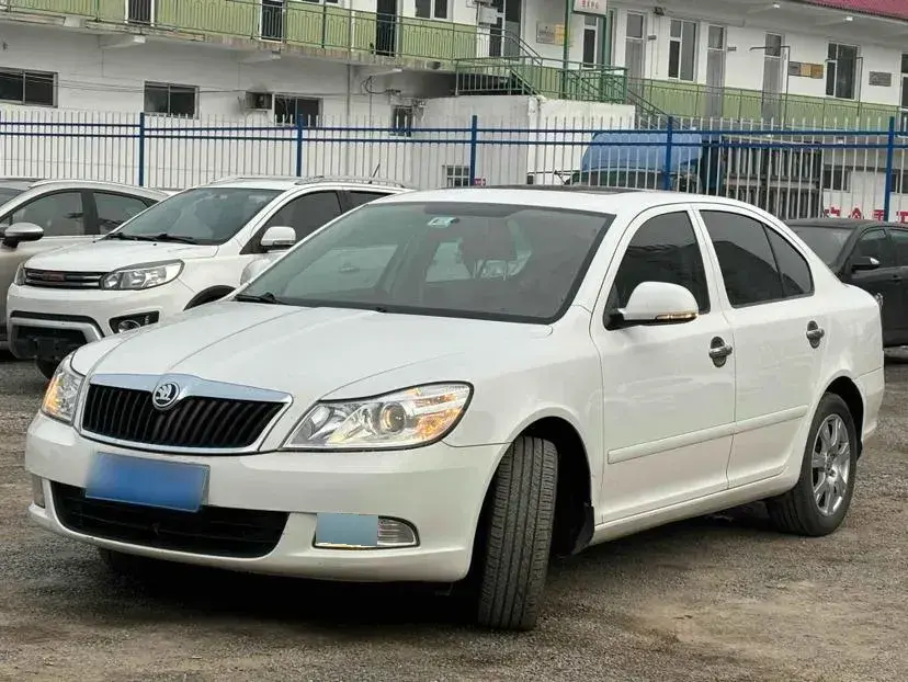 2015 Skoda Octavia 1.6L 105HP L4 6AT